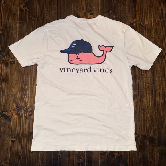 Vineyard Vines Tops - New York Yankees Vineyard Vines Baseball Cap T-Shirt S Small